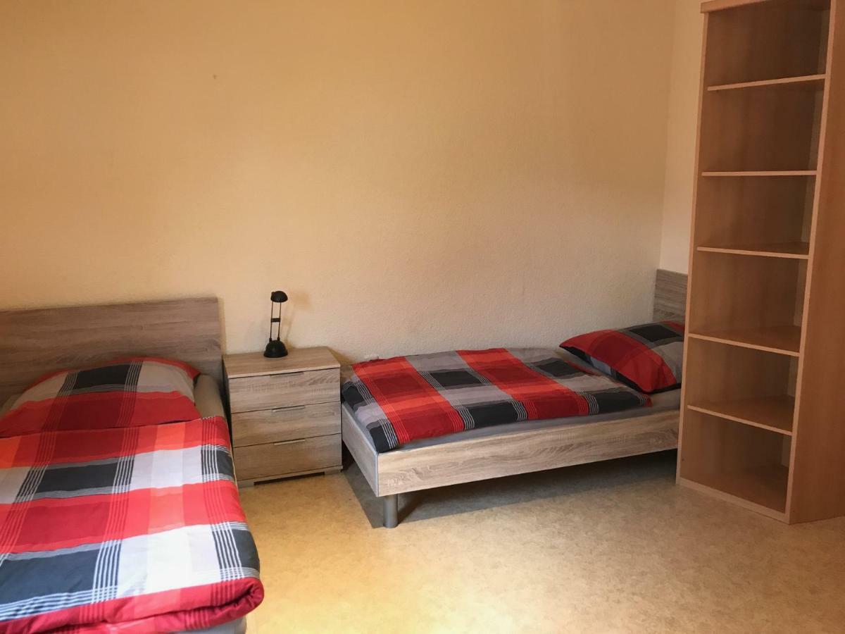 Messe Cgn/Dus Grossraeumige Wohnung In Guter Verkehrslage Leverkusen Luaran gambar