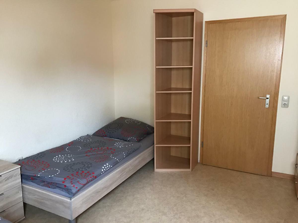 Messe Cgn/Dus Grossraeumige Wohnung In Guter Verkehrslage Leverkusen Luaran gambar