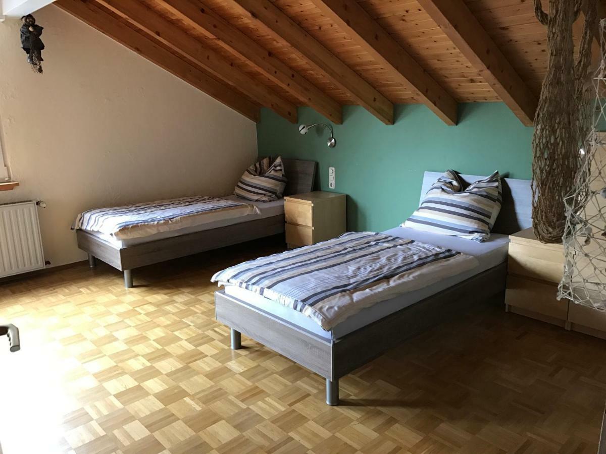 Messe Cgn/Dus Grossraeumige Wohnung In Guter Verkehrslage Leverkusen Luaran gambar