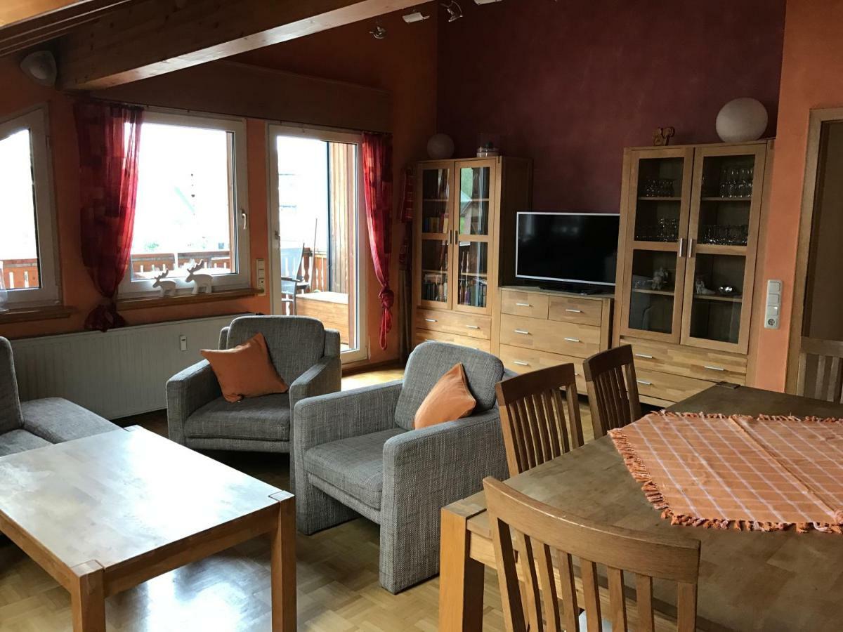Messe Cgn/Dus Grossraeumige Wohnung In Guter Verkehrslage Leverkusen Luaran gambar